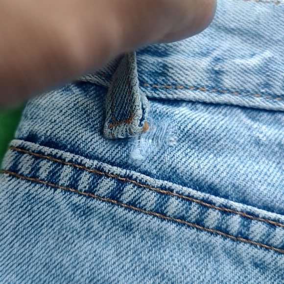 Vintage Levi jean shorts 550 high waisted size 31 distressed mom dad 90s… - Picture 7 of 10